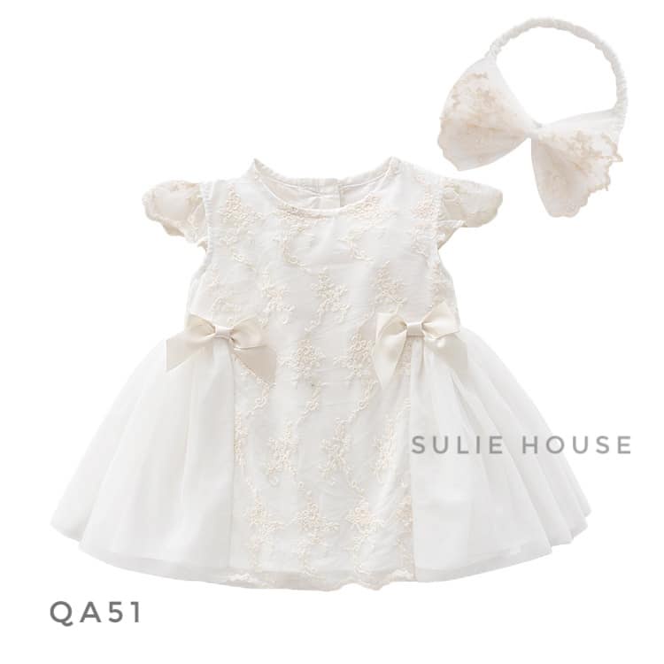 Set váy ren trắng nơ kèm băng đô - QA51