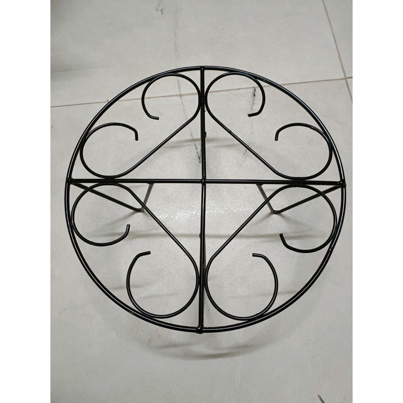 Đôn sắt đặc kê chậu cây, bình nước cực xinh