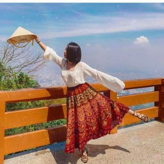 Chân váy boho, Ấn Độ tông đỏ