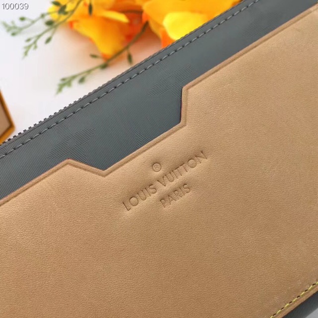 Ví monogram l v dài