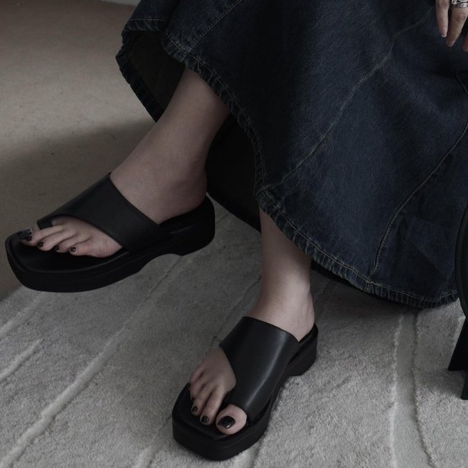 25 STUDIO Dép nữ đế bánh mì xỏ ngón Flatform Sandals
