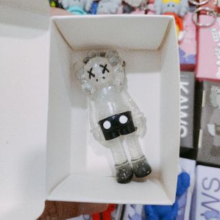 Móc khoá KAWS siêu đẹp [ full box ]
