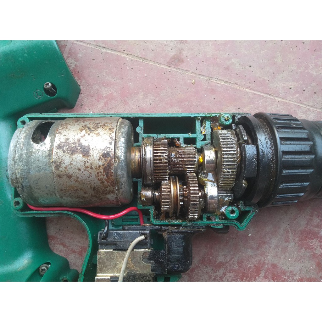 Thân máy Khoan Hitachi 9,6v - không có vỏ pin.