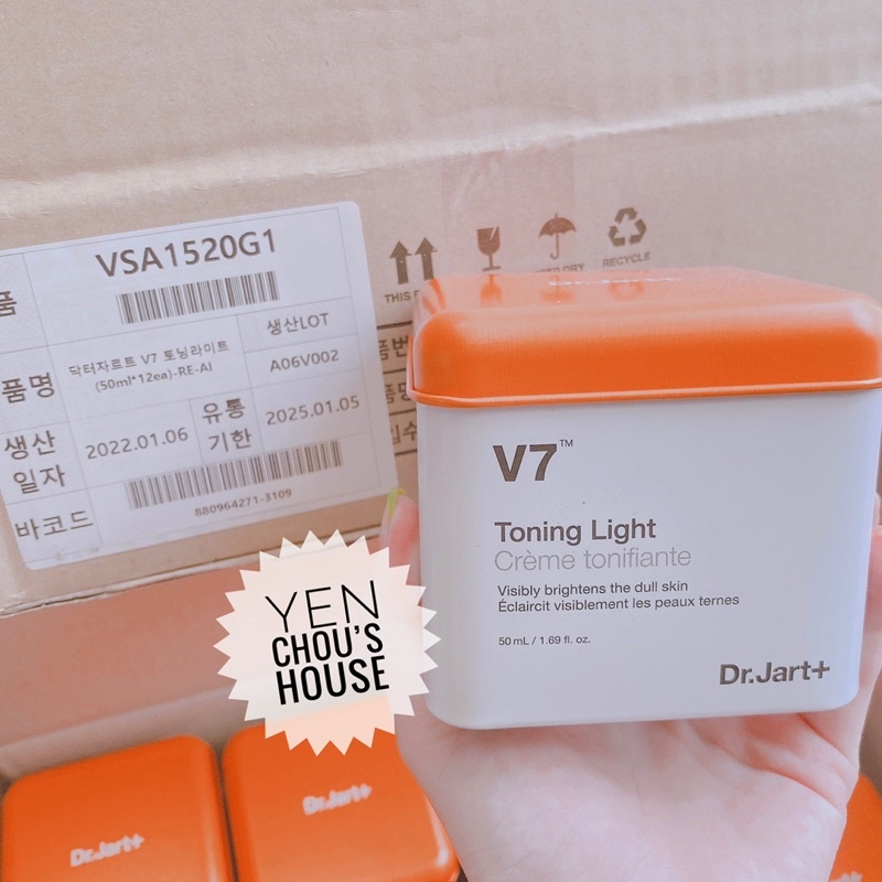 Kem dưỡng trắng da V7 Toning Light
