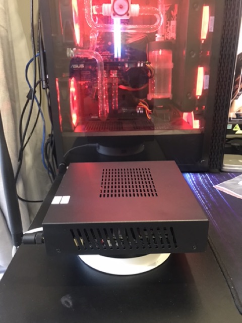 Bộ máy tính mini ram 2G, ssd 32G tích hợp wifi