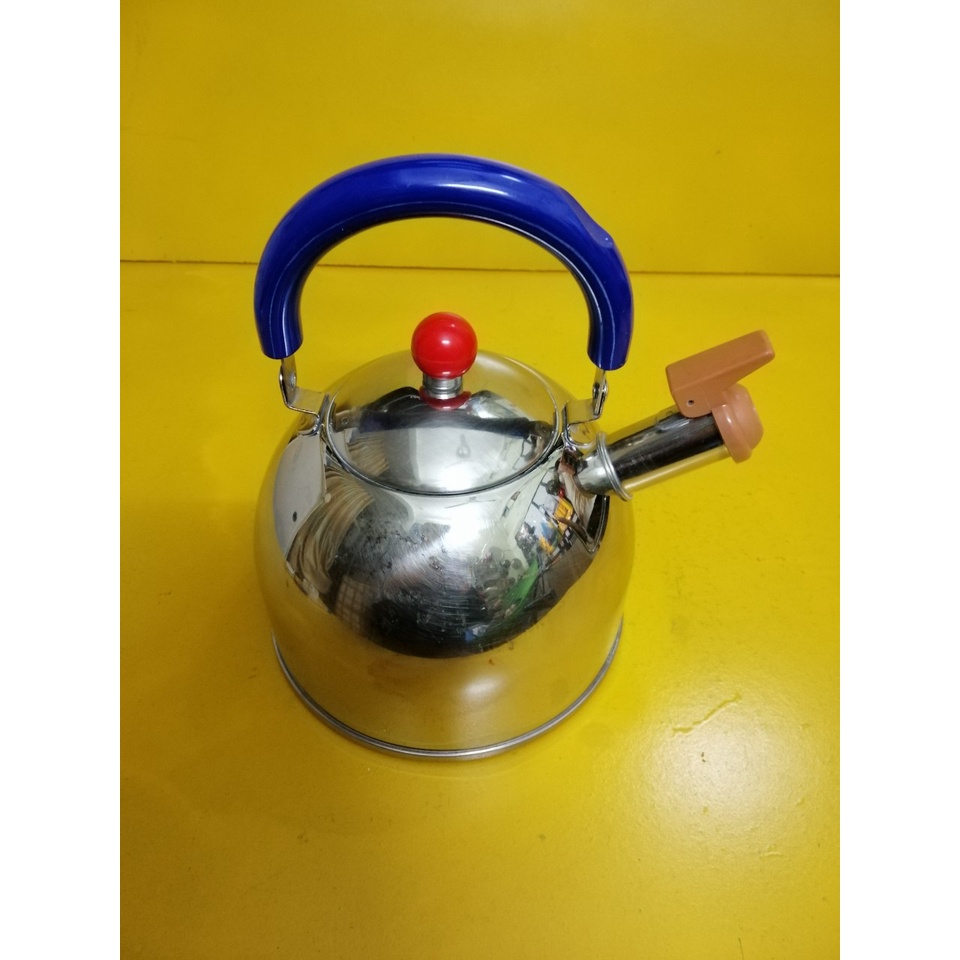 Ấm inox có còi hú nội địa Nhật (made in Japan) (2.3L) (mã 865), Dùng được bếp từ