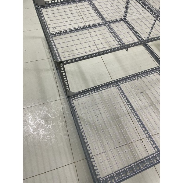 Kệ bậc thang v lỗ 2 bậc V3x3cm (dạng vỉ ô lưới sắt ) (cao 50cm_1m và 60_1.2m) để cây và hàng hoá