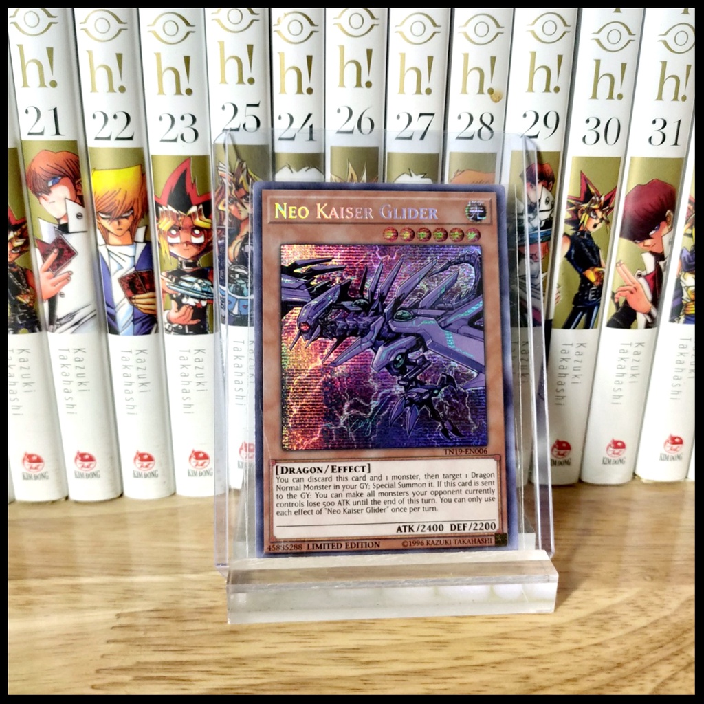 Thẻ bài yugioh chính hãng Neo Kaiser Glider – Prismatic Secret Rare