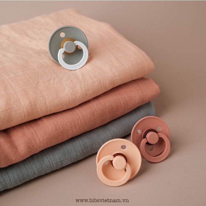 Ti Giả Bibs Colour CAO SU LATEX Đan Mạch Chính Hãng - Ti ngậm cho bé sơ sinh