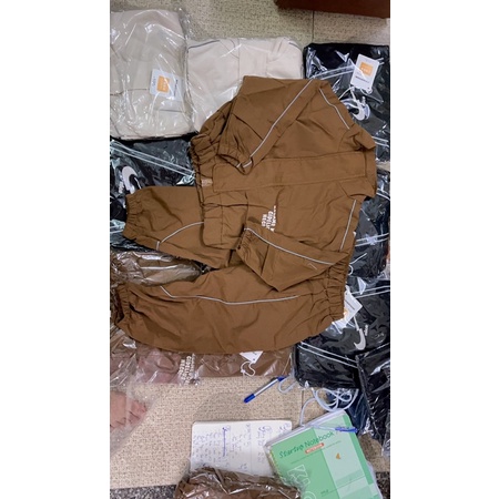 BỘ GIÓ THỂ THAO CÁ TÍNH CHO BÉ