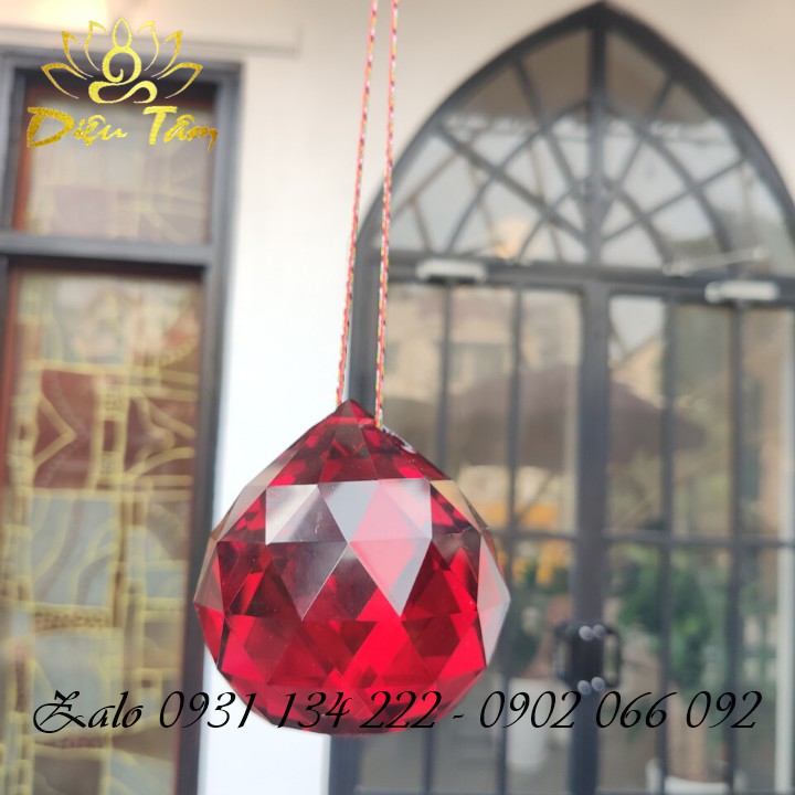 Quả cầu treo pha lê phong thủy đa giác màu đỏ 4cm