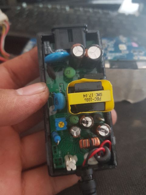 Sạc pin lion 8.4v