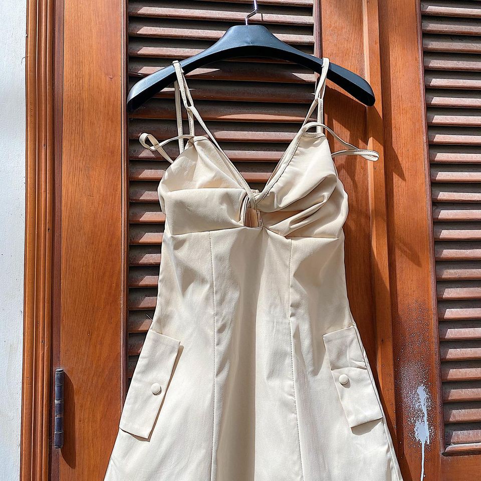 ĐẦM DÂY KAKI CUT OUT SANG CHẢNH - ONEONE DRESS | BigBuy360 - bigbuy360.vn