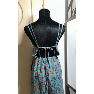 Jumpsuit hoa hở lưng Chất cát hàn  Size S M 120k (Hình thật shop tự chụp)