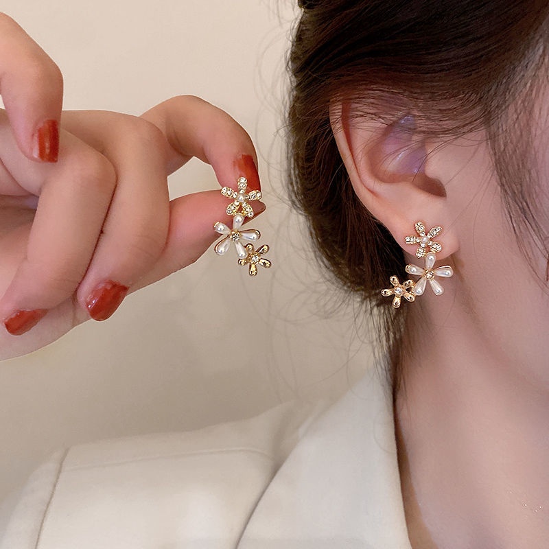 Khuyên Tai Hình Hoa Đính Ngọc Trai Zircon Mới