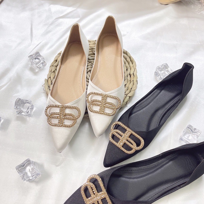 Búp bê hở eo mũi nhọn khoá BB đính đá cao cấp | BigBuy360 - bigbuy360.vn