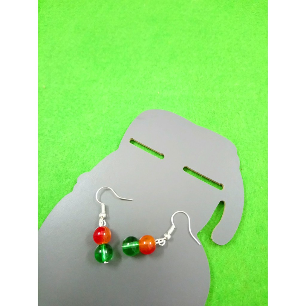 Bông tai phong thủy. chất liệu kim loại. hàng y hình nhe vì hình shop tự chụp. giá 1 đôi là 31.000đ / 1 đôi.