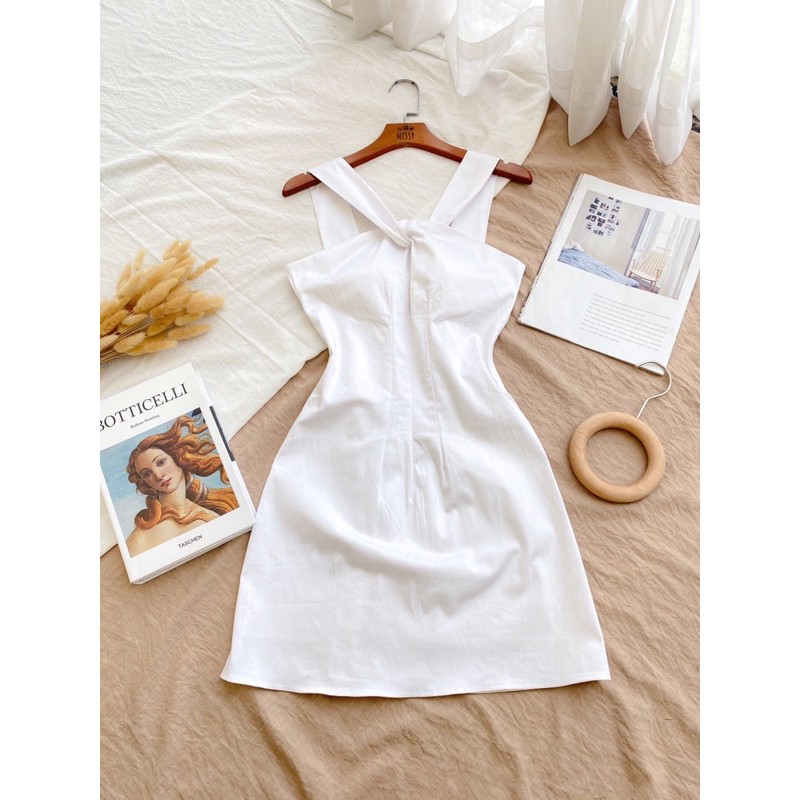 ĐẦM 2S TRẮNG XOẮN NGỰC