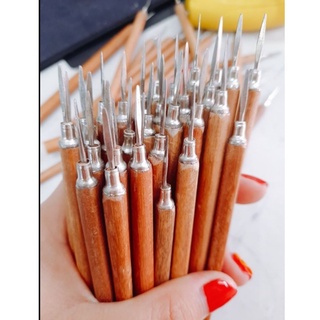 Cây lấy khóe móng cán gỗ