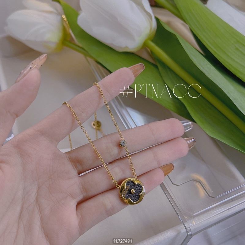 ᴾᵀᴺᵃᶜᶜ Dây chuyền titan mặt L*V phối da VIP . hàng loại 1