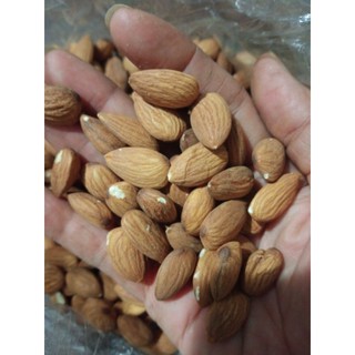 Hạnh nhân bóc vỏ sống/sấy chín