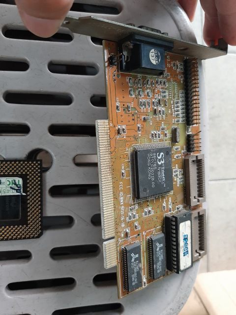 Card VGA cổ cổng PCI hàng trưng bày ko sài đc hình ảnh chỉ mang tính chất minh họa nhe. 589nhattao | WebRaoVat - webraovat.net.vn