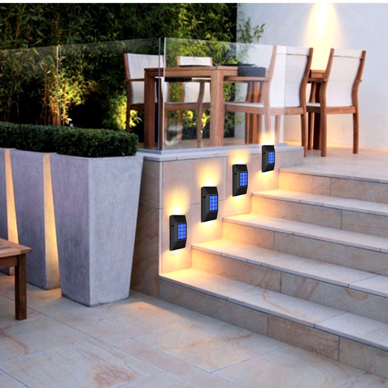 Bộ 2 đèn LED treo tường ngoài trời chống nước chạy năng lượng mặt trời