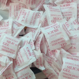 Gói Hút Ẩm Silica Gel Dùng Cho Giày Dép, Dùng Hút Mồ Hôi Từ Chân, Hạt Chống Ẩm Mốc. 5 Gói Hút Ẩm Chỉ 1K.