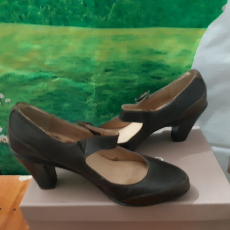 Giày si size 38, 38.5 hiệu hush puppies