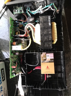 Kích điện 24v lên 220v  APC 1100/660W