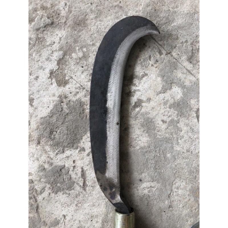 Rựa phát cỏ vườn làm bằng nhíp xe ôtô