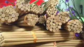 Đũa gỗ Kim Giao
