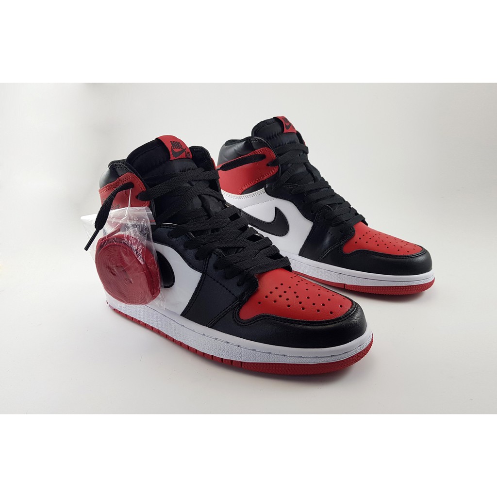 Giày sneaker cổ cao Air Jordan 1 mid retro black red | BigBuy360 - bigbuy360.vn