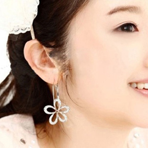 Cặp khuyên tai hợp kim hình hoa đính đá xinh xắn trẻ trung dành cho nữ