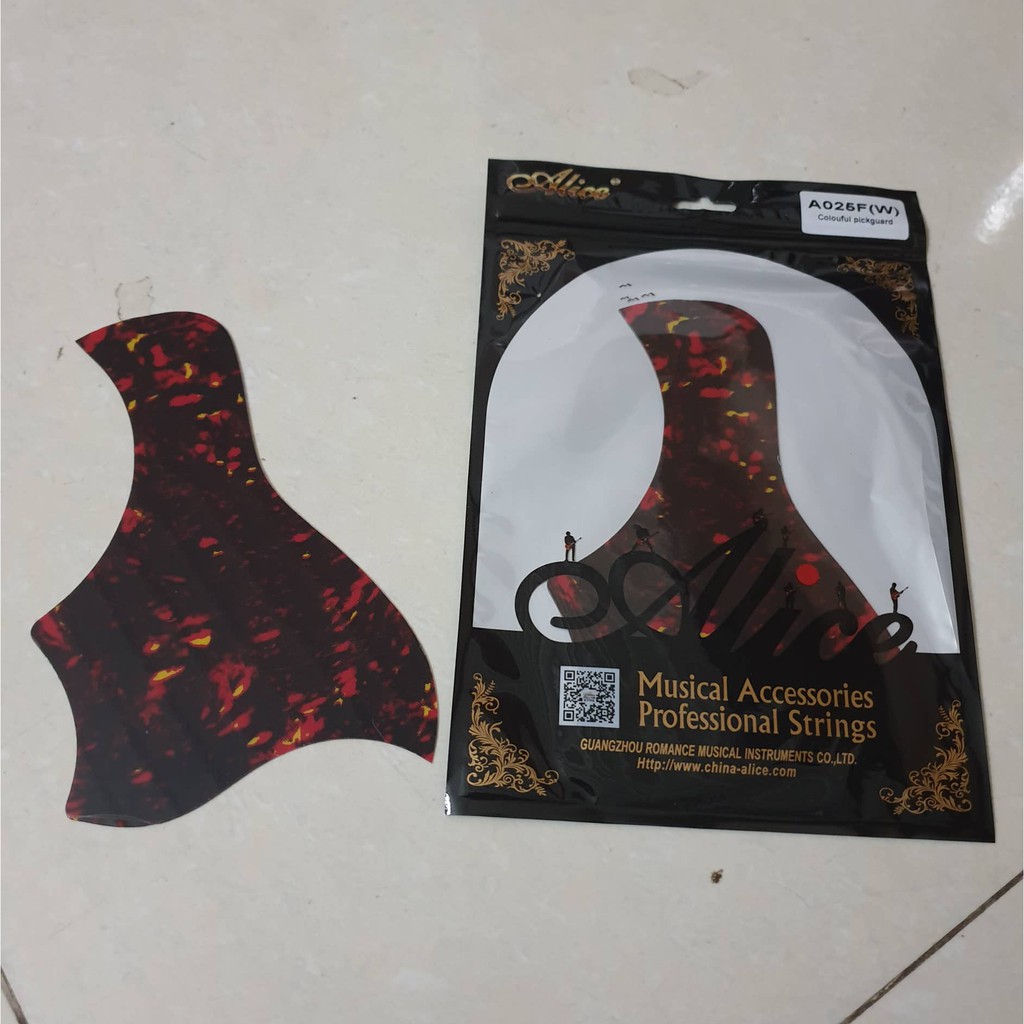 Miếng chống trầy đàn guitar, Pickguard