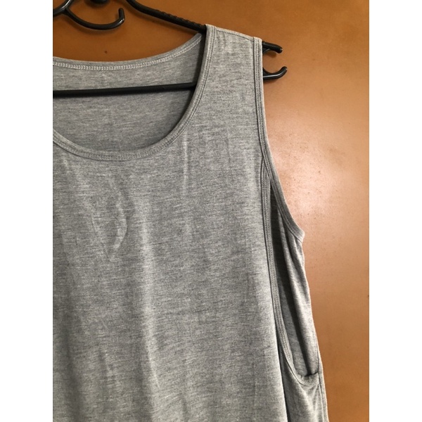 Áo thun sát nách form dài màu xám