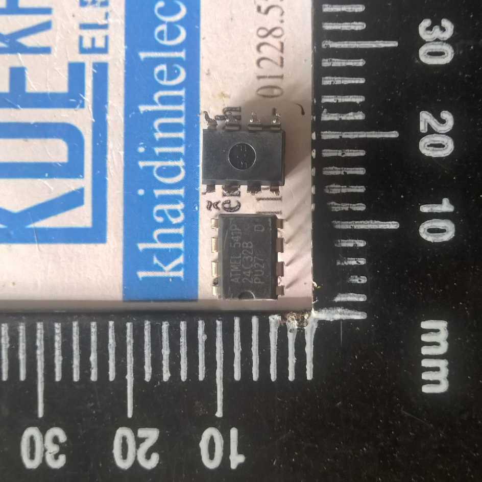 [Mã ELORDER5 giảm 10K đơn 20K] AT24C32 DIP-8 IC chíp nhớ EEPROM (5 con) kde1425