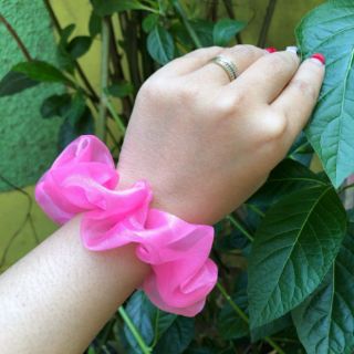 Cột tóc Scrunchies voal gam màu hồng