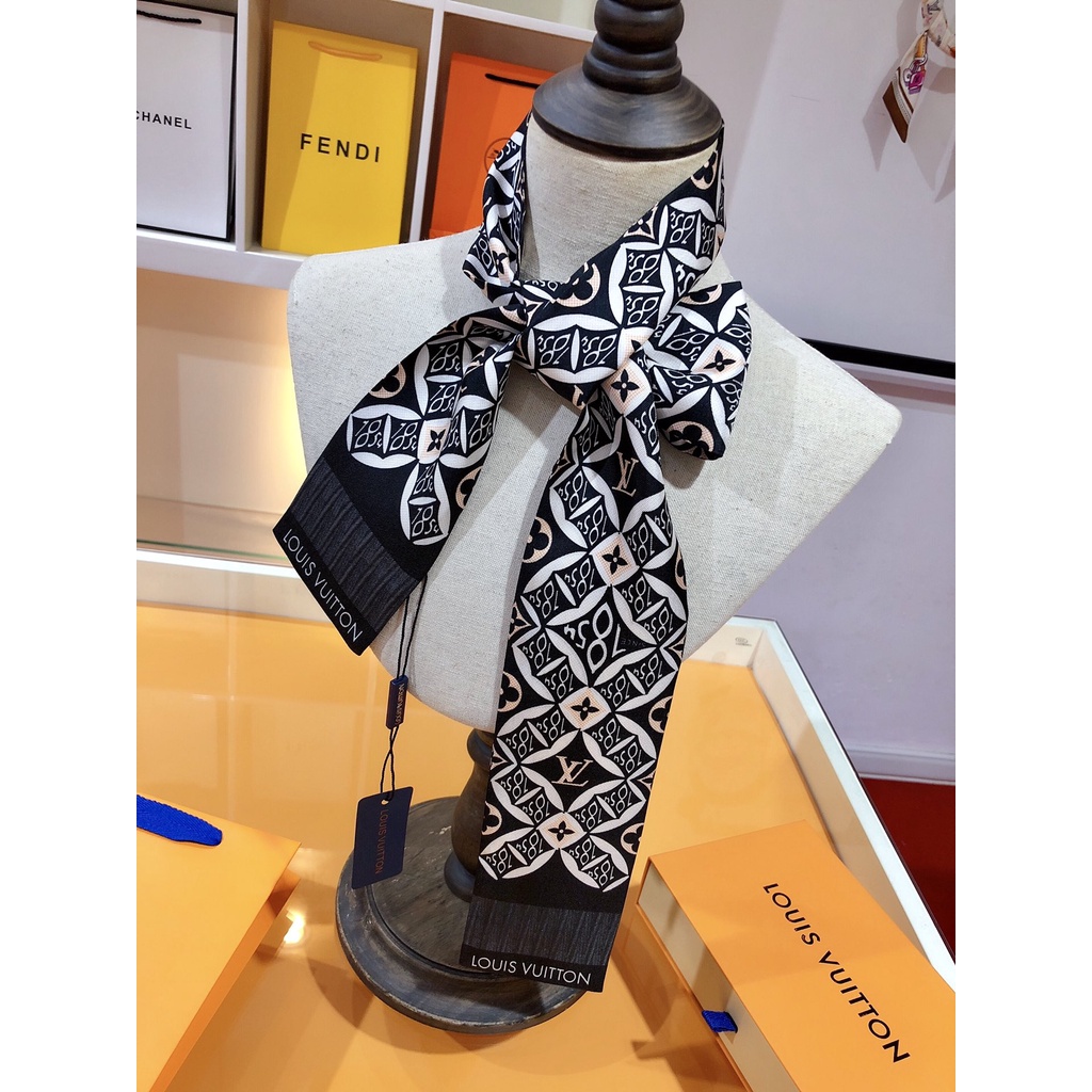 Khăn Choàng Cổ / Khăn Tay / Túi Xách Vải Lụa Màu Xanh Navy Thời Trang Cho Nữ