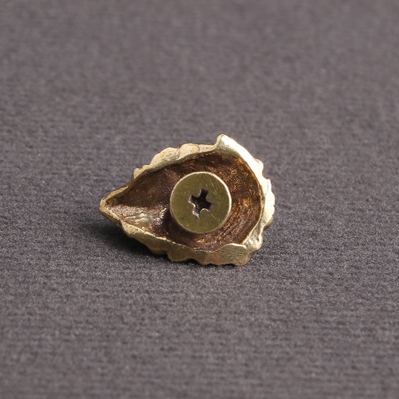 Mặt kim loại hình sư tử màu đồng cổ điển dùng để trang trí túi xách / quần áo da