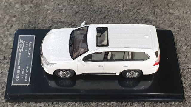 Xe Mô Hình Lexus LX570 1:64 HIKASI ( Trắng )