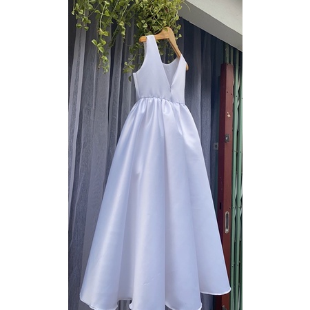 Đầm công chúa dài lưng V cho bé chất liệu phi nhật