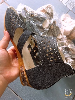 Giày sandal chiến binh