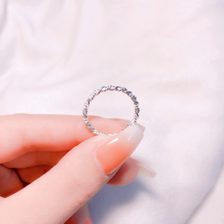 Nhẫn xoắn bạc ta