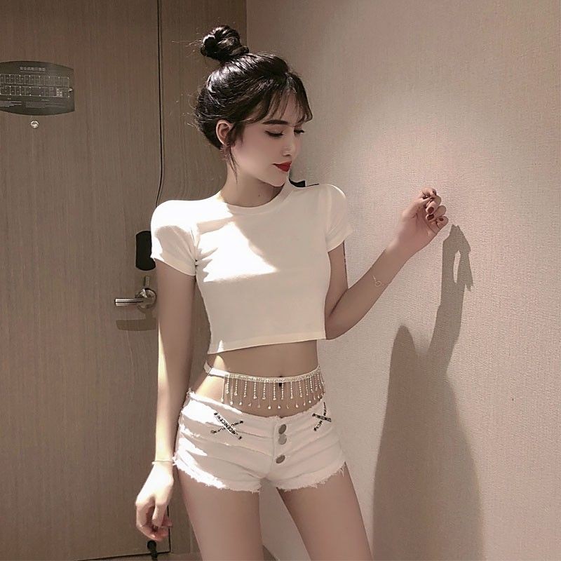 [ORDER] Set áo thun croptop tay ngắn cổ tròn ôm bobdy + quần jeans ngắn sát mông gợi cảm ulzzang ( 2 màu )