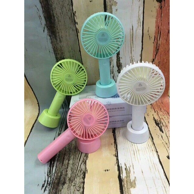 Quạt Mini Tích Điện Cầm Tay Có Đế Để Bàn Siêu Hot Nuty