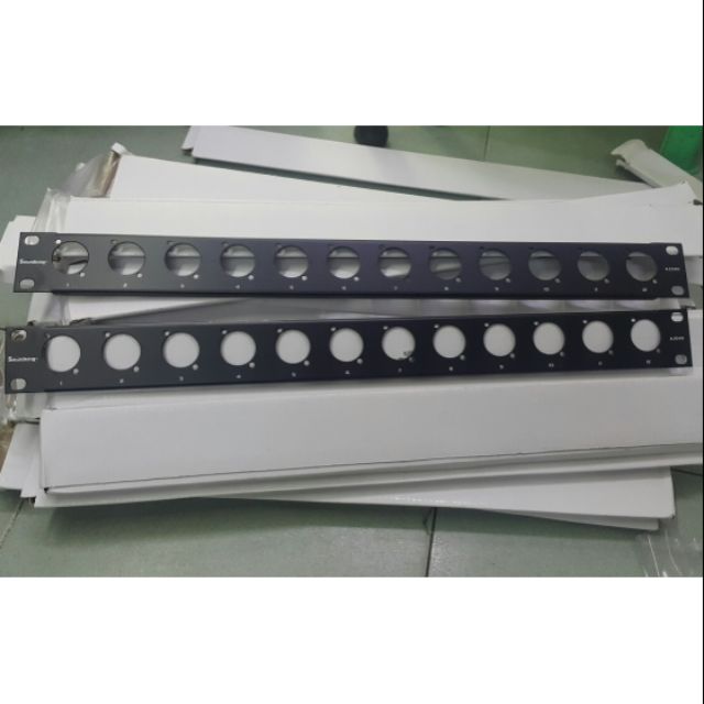Thanh chia soundking 12 ổ chưa gắn jack