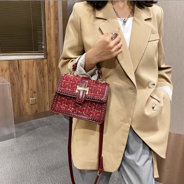 Túi Xách Nữ Đi Chơi, Đi Làm Đeo Chéo, Đeo Vai Phong Cách Phương Tây len dạ Cao Cấp TX030