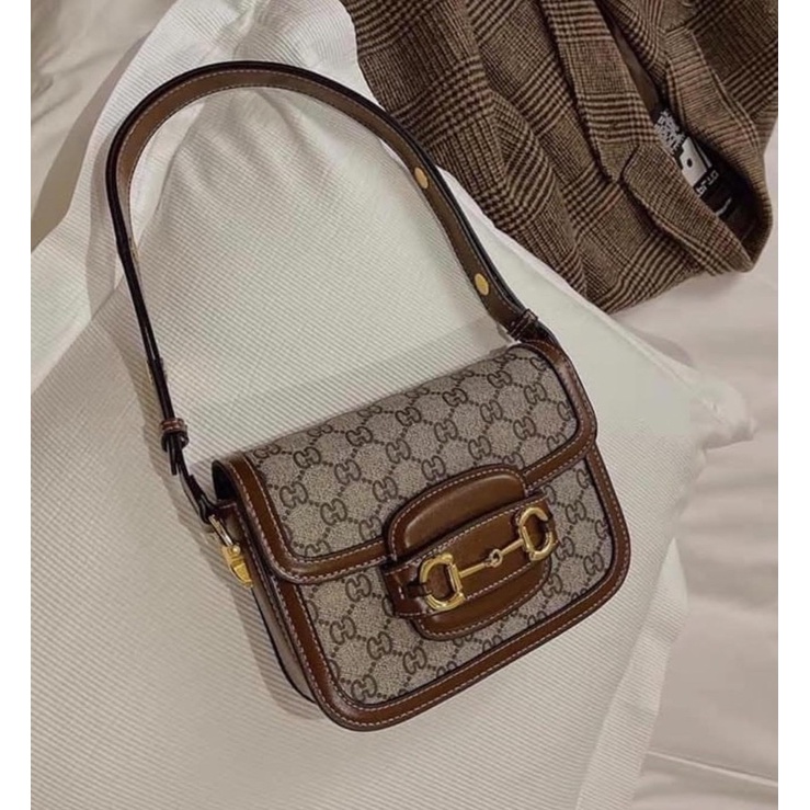 Túi g.c hà hồ da mềm, túi 3 ngăn đựng thoải mái đồ size 24cm