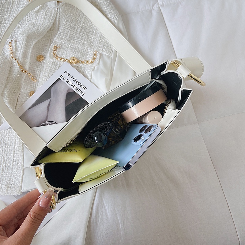 Túi đeo chéo IELGY màu trơn hình bán nguyệt phong cách Hàn Quốc cho nữ